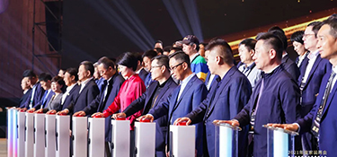 2021年度家裝兩會盛裝召開丨銘品裝飾董事長做專題演講，解讀設(shè)計化和部品趨勢！