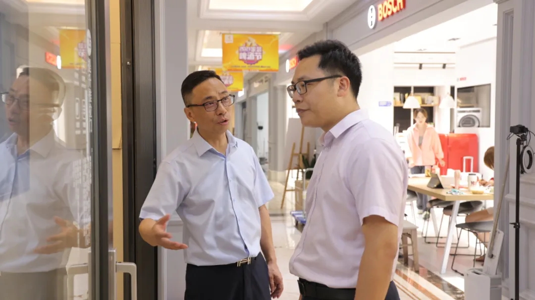 實(shí)地走訪銘品展廳，調(diào)研企業(yè)