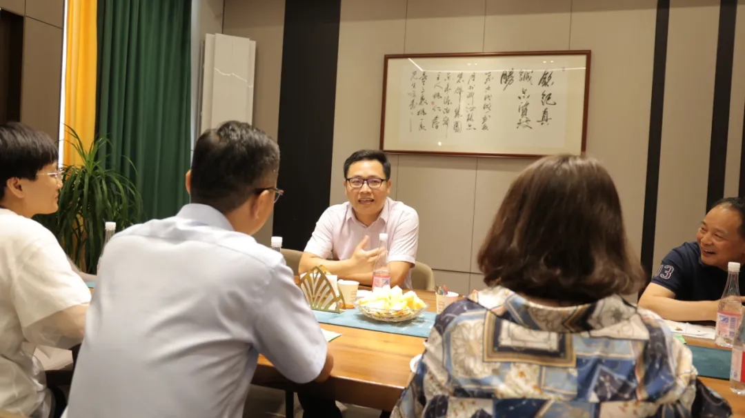 就企業(yè)文化、員工福利展開交流指導(dǎo)工作
